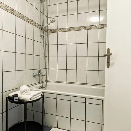 Apartment Tt Living I 2&4 Schlafzimmer I Küche I Vollbad I Waschmaschine *